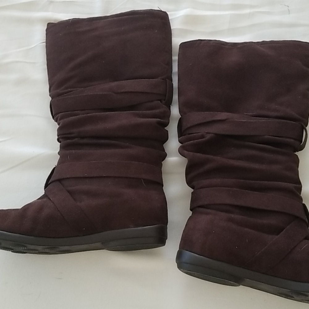 Flat Boots - Picture 2 of 3